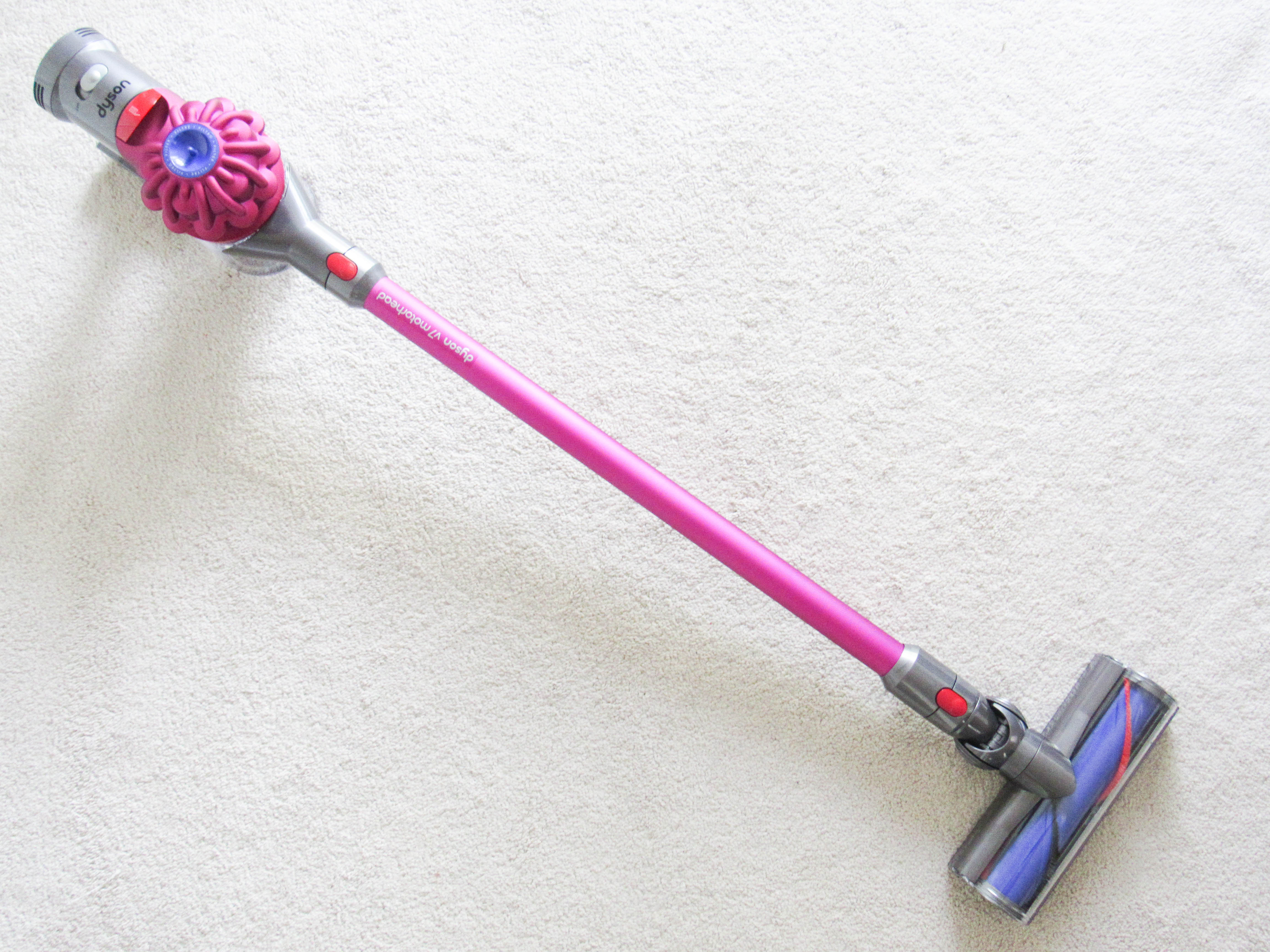 Easy Clean Up with the Dyson V7!