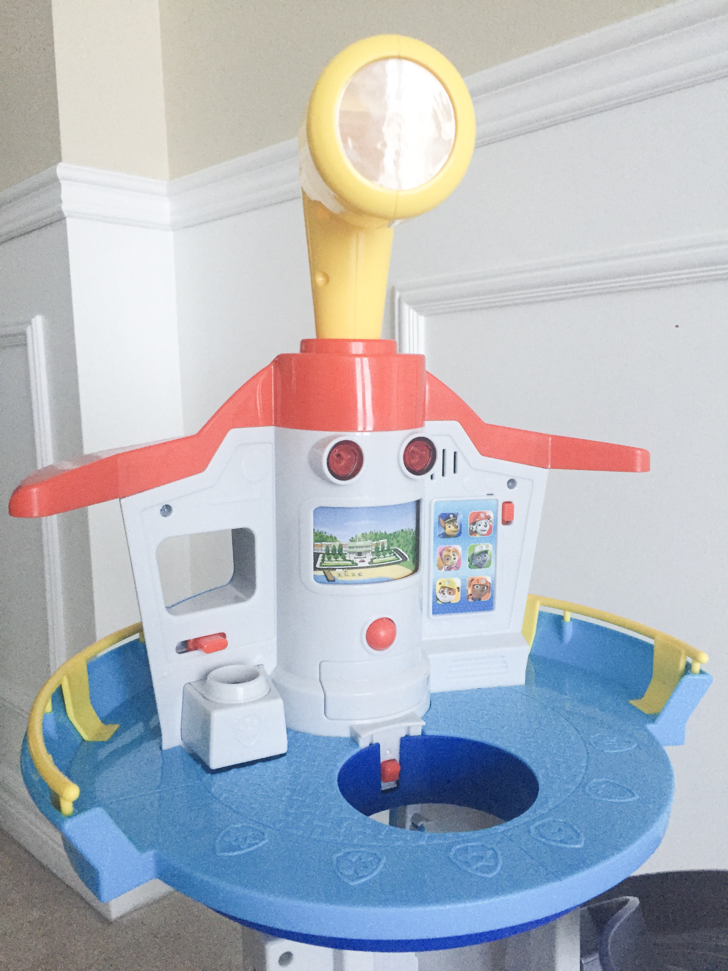 Review on the PAW Patrol My Size Lookout tower from Spinmaster