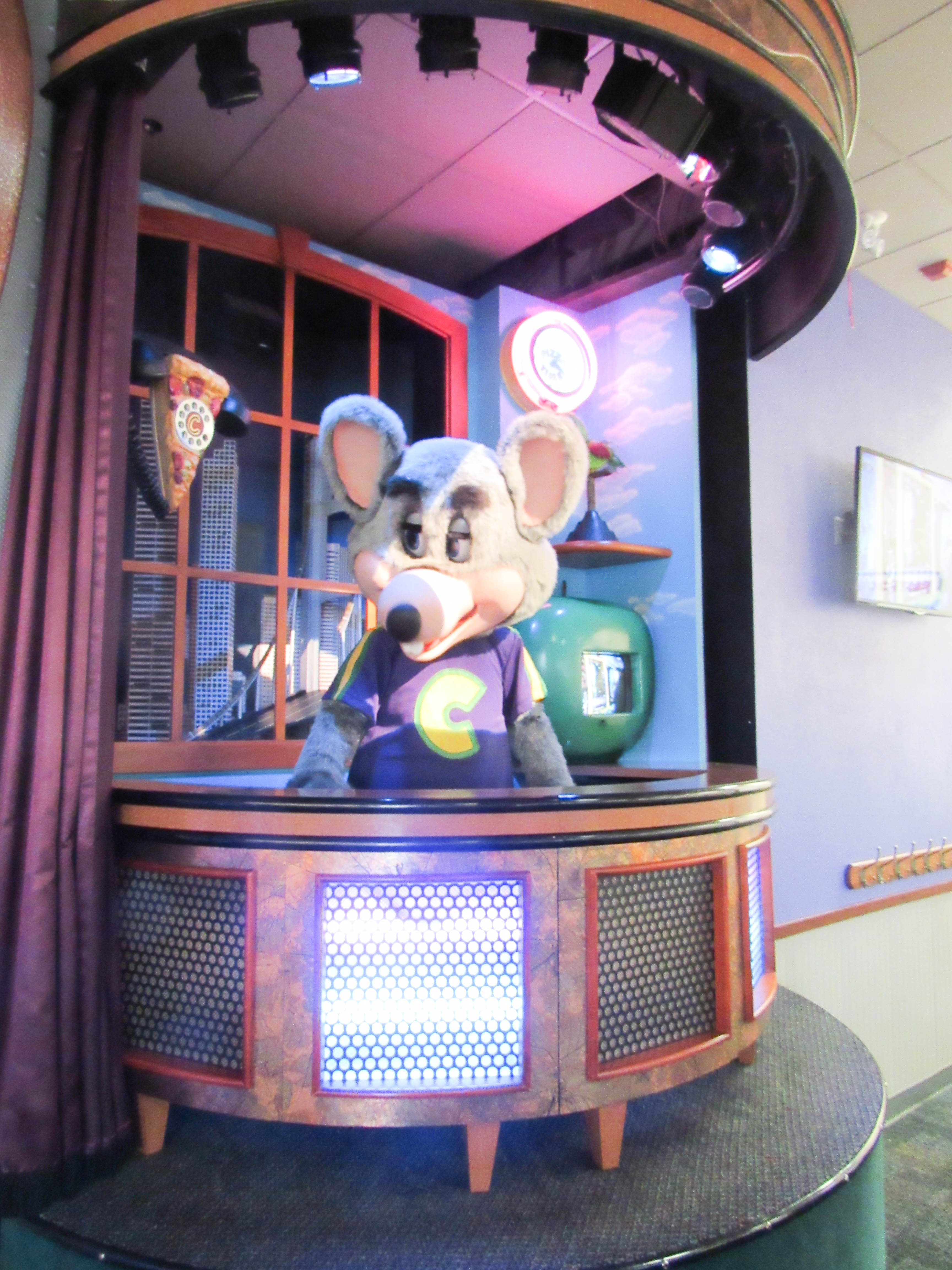 Chuck e cheese birthday party on livin' life with style 